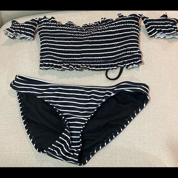 Target Off The Shoulder Bikini - Picture 5 of 7